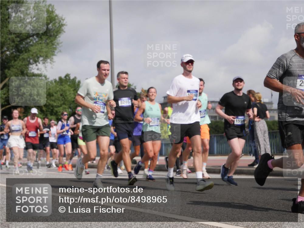 29.06.2025 - hella hamburg halbmarathon Luisa Fischer http://msf.ph/oto/8498965 29.06.2025 10:02:45 Kennedybrücke 8285, 5015, 155, 25, 1125, 1642, 1834, 1955, 2676, 2910, 3279, 4231, 5015, 5134, 5420, 6414, 6415, 6581, 6587, 7786, 8223, 8285, 8330, 8573, 10093 meine-sportfotos.de