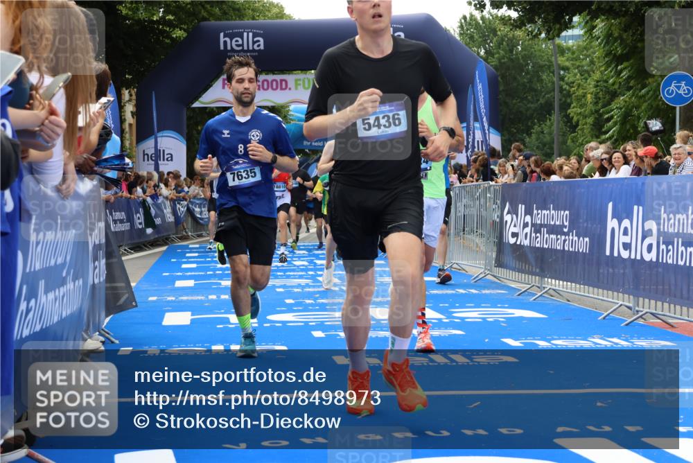 29.06.2025 - hella hamburg halbmarathon Strokosch-Dieckow http://msf.ph/oto/8498973 29.06.2025 10:43:28 Ziel 2653, 3928, 4080, 5124, 5436, 5506, 7635, 8664, 9931, 10237, 10246, 11648, 12623, 13348, 13996, 14484, 16338, 16720, 17391, 18513, 18775, 18810, 18942, 18987, 19009, 19051, 19229 meine-sportfotos.de