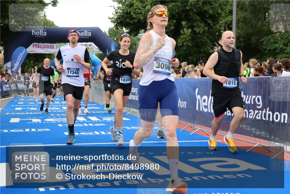 29.06.2025 - hella hamburg halbmarathon Strokosch-Dieckow http://msf.ph/oto/8498980 29.06.2025 10:54:00 Ziel 1151, 1410, 1815, 2432, 3096, 3208, 3209, 6294, 6356, 6374, 6481, 6581, 7395, 7918, 7973, 8394, 9032, 11499, 11789, 12379, 13032, 13397, 13869, 14175, 16477, 16871, 17348, 18308, 18831, 18879 meine-sportfotos.de