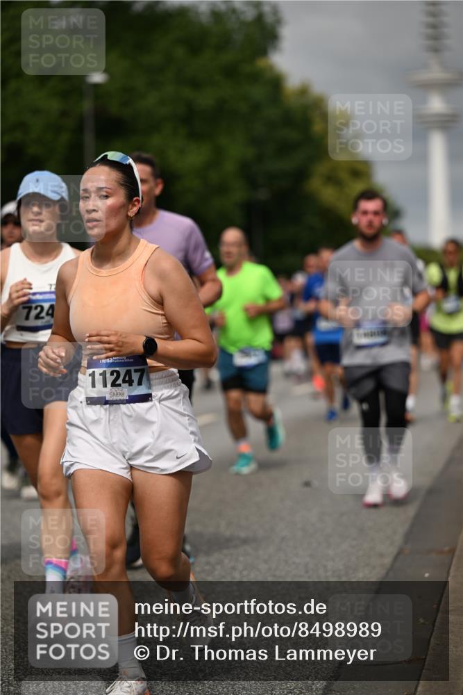 29.06.2025 - hella hamburg halbmarathon Dr. Thomas Lammeyer http://msf.ph/oto/8498989 29.06.2025 10:23:55 Kennedybrücke 1145, 2405, 2795, 2918, 2993, 2995, 3446, 3631, 4170, 4562, 4570, 4979, 5035, 5123, 5178, 5251, 5397, 5429, 5556, 5834, 5878, 6444, 6796, 6797, 6872, 6874, 6939, 7137, 7248, 7249, 7647, 7836, 7917, 8427, 8537, 8778, 10349, 10540, 10594, 10966, 11036, 11247 meine-sportfotos.de