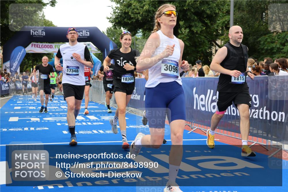 29.06.2025 - hella hamburg halbmarathon Strokosch-Dieckow http://msf.ph/oto/8498990 29.06.2025 10:54:00 Ziel 1151, 1410, 1815, 2432, 3096, 3208, 3209, 6294, 6356, 6374, 6481, 6581, 7395, 7918, 7973, 8394, 9032, 11499, 11789, 12379, 13032, 13397, 13869, 14175, 16477, 16871, 17348, 18308, 18831, 18879 meine-sportfotos.de