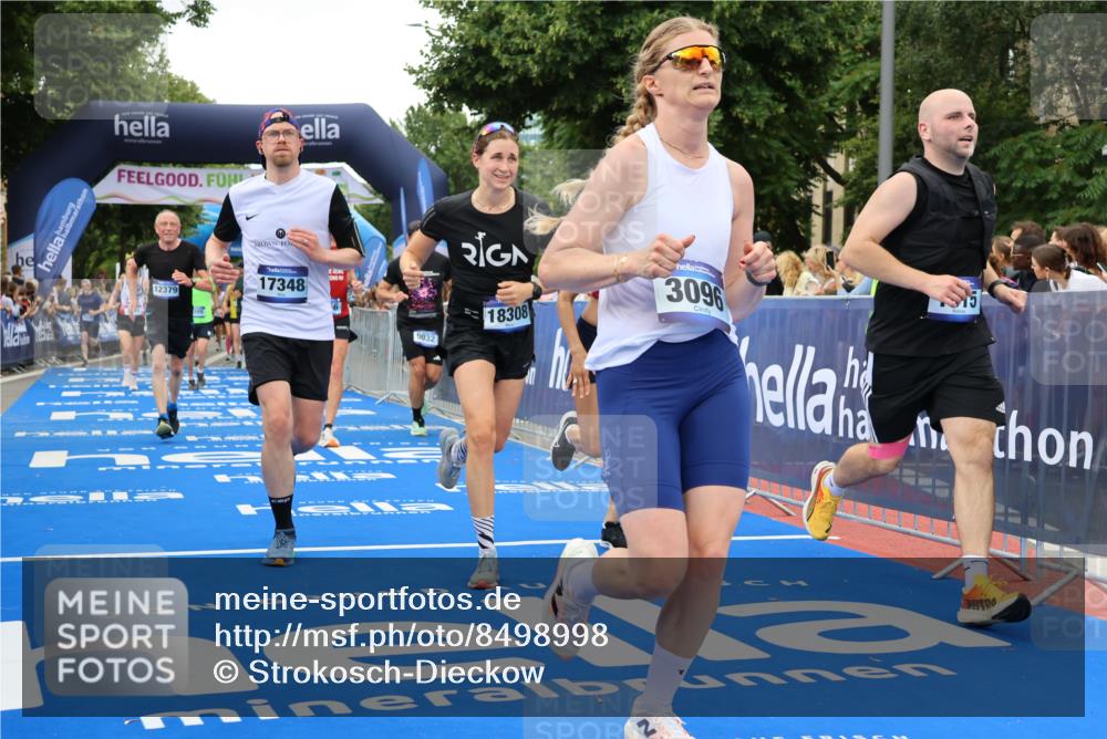 29.06.2025 - hella hamburg halbmarathon Strokosch-Dieckow http://msf.ph/oto/8498998 29.06.2025 10:54:00 Ziel 1151, 1410, 1815, 2432, 3096, 3208, 3209, 6294, 6356, 6374, 6481, 6581, 7395, 7918, 7973, 8394, 9032, 11499, 11789, 12379, 13032, 13397, 13869, 14175, 16477, 16871, 17348, 18308, 18831, 18879 meine-sportfotos.de