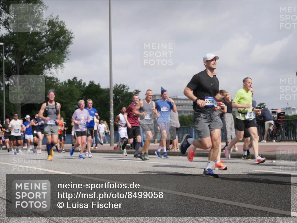 29.06.2025 - hella hamburg halbmarathon Luisa Fischer http://msf.ph/oto/8499058 29.06.2025 10:02:57 Kennedybrücke 14750, 1354, 12248, 7261, 1006, 1180, 1334, 2099, 2348, 2677, 3177, 3861, 4231, 5341, 6082, 6084, 6202, 6581, 7786, 8394, 8402, 8520, 8573, 10031, 10788 meine-sportfotos.de