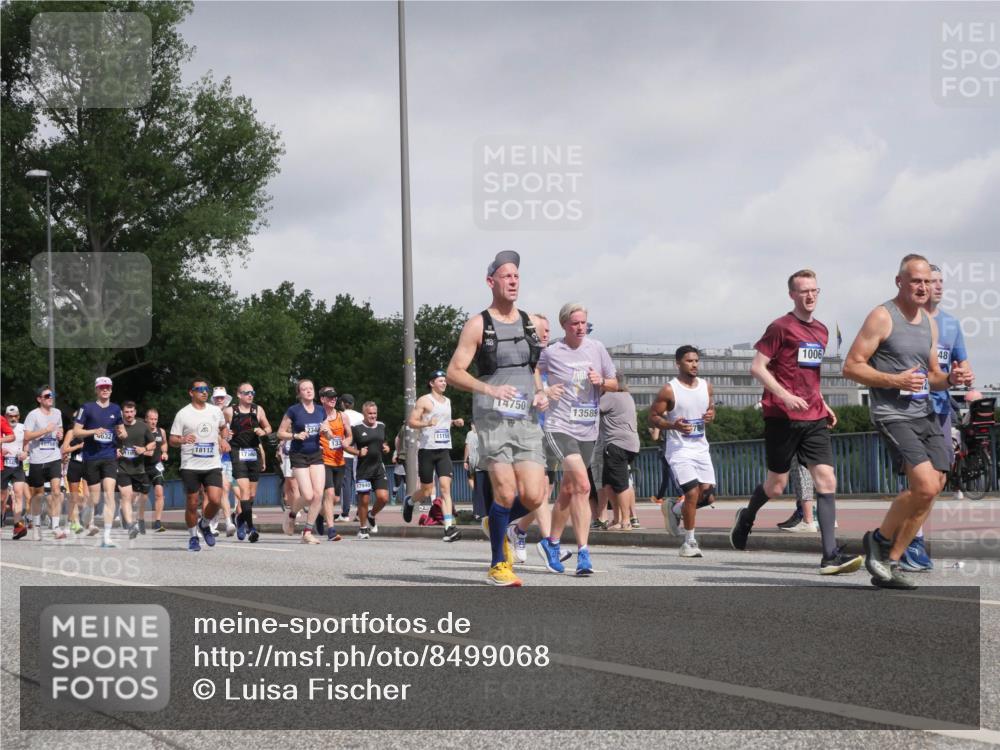 29.06.2025 - hella hamburg halbmarathon Luisa Fischer http://msf.ph/oto/8499068 29.06.2025 10:02:59 Kennedybrücke 4632, 10788, 18112, 17160, 2349, 11158, 14750, 13589, 1006, 48, 1006, 1180, 1334, 2099, 2348, 2677, 3112, 3177, 3861, 3898, 4796, 5341, 6082, 6084, 6202, 6260, 8394, 8402, 8520, 9611, 10031, 10044, 10788 meine-sportfotos.de