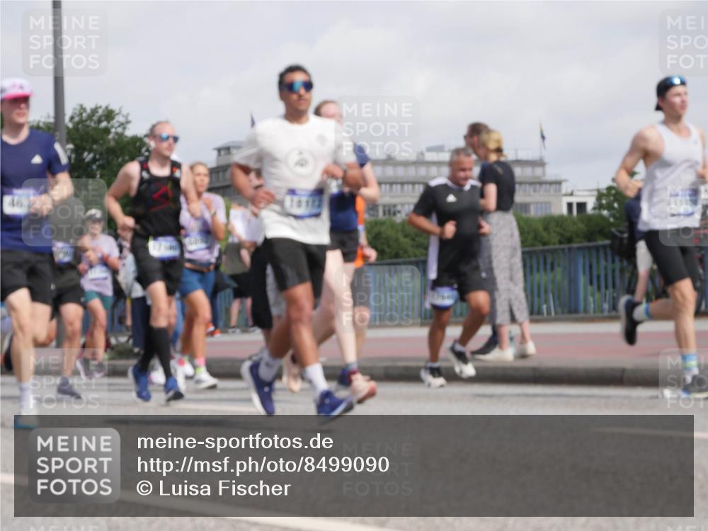 29.06.2025 - hella hamburg halbmarathon Luisa Fischer http://msf.ph/oto/8499090 29.06.2025 10:03:01 Kennedybrücke 1006, 1180, 1334, 2348, 2677, 3112, 3177, 3861, 3898, 4796, 5341, 6082, 6084, 6202, 6260, 6462, 7824, 8520, 8730, 9611, 10044, 10582, 10788 meine-sportfotos.de