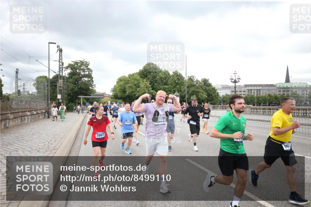 29.06.2025 - hella hamburg halbmarathon Jannik Wohlers http://msf.ph/oto/8499110 29.06.2025 10:56:27 Lombardsbrücke 1207, 2932, 3348, 3387, 3418, 3485, 3516, 3517, 4094, 4118, 4568, 4569, 5589, 5911, 5944, 6284, 6348, 6349, 7381, 7416, 7417, 8150, 8197, 9172, 9210, 9402, 9404, 9517, 9902, 9905, 10016, 10138, 10309, 10450, 10632, 11047, 12328, 12345, 12354, 12828, 12993, 13108, 13194, 13273, 13276, 13671, 13801, 13834, 14117, 14472, 14711, 15215, 15630, 15748, 15823 meine-sportfotos.de