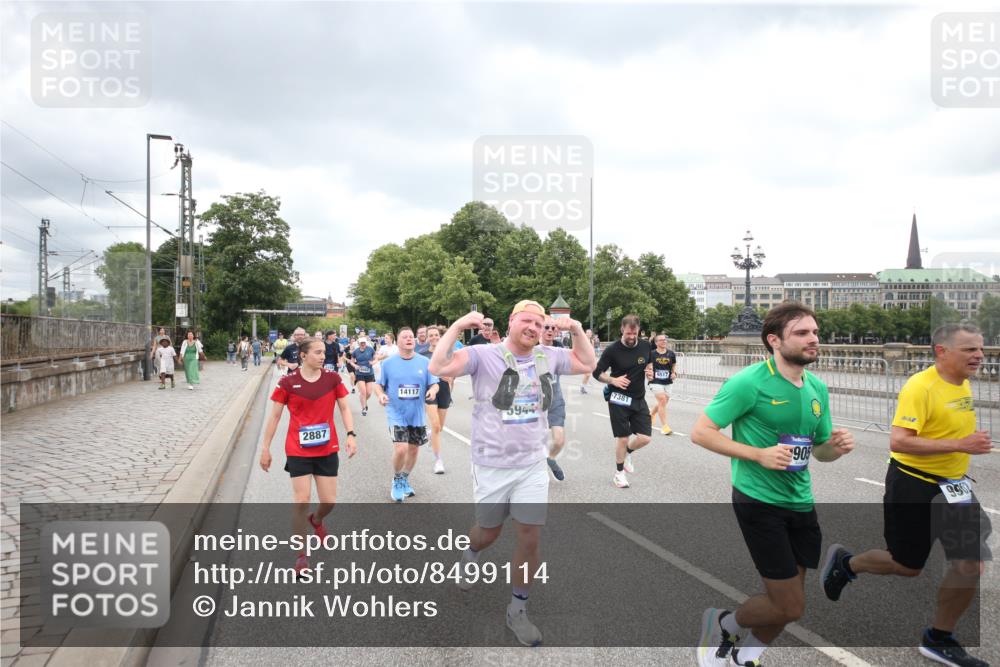 29.06.2025 - hella hamburg halbmarathon Jannik Wohlers http://msf.ph/oto/8499114 29.06.2025 10:56:27 Lombardsbrücke 1207, 2932, 3348, 3387, 3418, 3485, 3516, 3517, 4094, 4118, 4568, 4569, 5589, 5911, 5944, 6284, 6348, 6349, 7381, 7416, 7417, 8150, 8197, 9172, 9210, 9402, 9404, 9517, 9902, 9905, 10016, 10138, 10309, 10450, 10632, 11047, 12328, 12345, 12354, 12828, 12993, 13108, 13194, 13273, 13276, 13671, 13801, 13834, 14117, 14472, 14711, 15215, 15630, 15748, 15823 meine-sportfotos.de