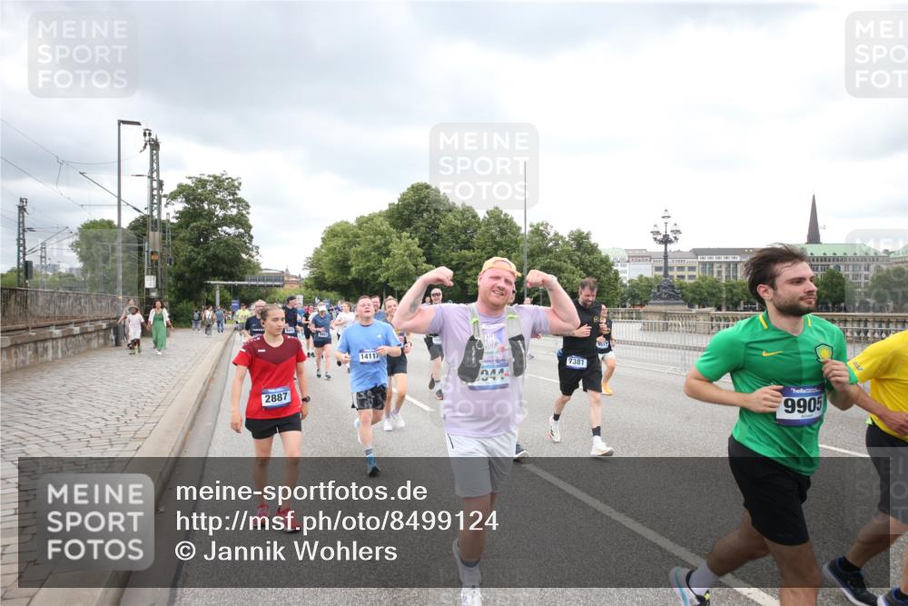 29.06.2025 - hella hamburg halbmarathon Jannik Wohlers http://msf.ph/oto/8499124 29.06.2025 10:56:27 Lombardsbrücke 1207, 2932, 3348, 3387, 3418, 3485, 3516, 3517, 4094, 4118, 4568, 4569, 5589, 5911, 5944, 6284, 6348, 6349, 7381, 7416, 7417, 8150, 8197, 9172, 9210, 9402, 9404, 9517, 9902, 9905, 10016, 10138, 10309, 10450, 10632, 11047, 12328, 12345, 12354, 12828, 12993, 13108, 13194, 13273, 13276, 13671, 13801, 13834, 14117, 14472, 14711, 15215, 15630, 15748, 15823 meine-sportfotos.de