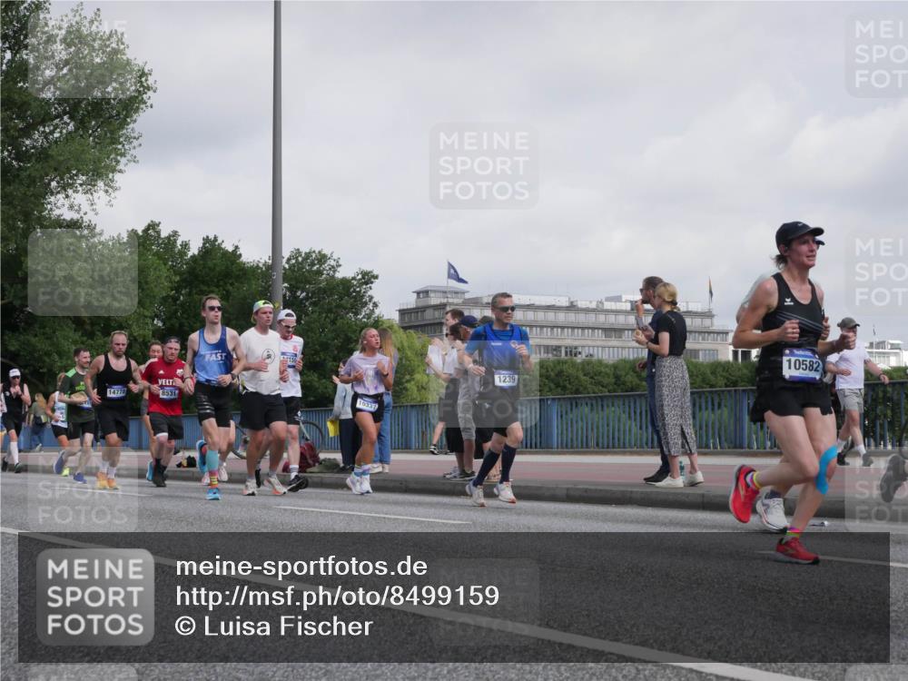 29.06.2025 - hella hamburg halbmarathon Luisa Fischer http://msf.ph/oto/8499159 29.06.2025 10:03:10 Kennedybrücke 14778, 8531, 10337, 1239, 10582, 1239, 1264, 2159, 2346, 2582, 2584, 3112, 3861, 3898, 4013, 4594, 4796, 5728, 6082, 6104, 6201, 6260, 6462, 6602, 7159, 7824, 8531, 8730, 9611, 10044, 10268, 10337, 10582 meine-sportfotos.de
