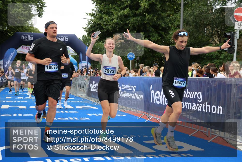 29.06.2025 - hella hamburg halbmarathon Strokosch-Dieckow http://msf.ph/oto/8499178 29.06.2025 10:53:55 Ziel 1151, 1706, 1815, 1870, 2432, 3096, 6260, 6356, 6374, 6481, 7395, 7918, 7973, 8394, 9032, 9922, 10891, 11789, 12413, 13032, 13869, 14026, 14175, 15502, 16477, 16538, 17348, 18308, 18418, 18487, 18759, 18831, 18879, 18915, 19177 meine-sportfotos.de