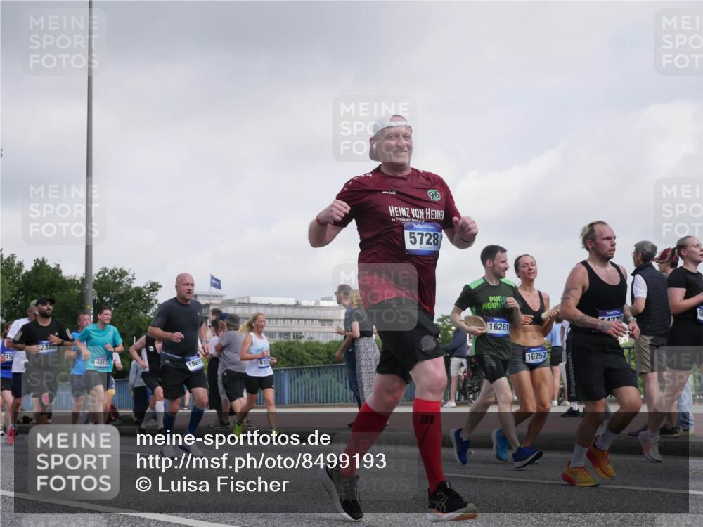 29.06.2025 - hella hamburg halbmarathon Luisa Fischer http://msf.ph/oto/8499193 29.06.2025 10:03:15 Kennedybrücke 15, 2346, 4013, 18891, 3424, 96, 5728, 16261, 16257, 4779, 1239, 1264, 2027, 2159, 2346, 2447, 2582, 2584, 2730, 3042, 3794, 4013, 4419, 4594, 5643, 5728, 6104, 6201, 6602, 6636, 7159, 7717, 8531, 8669, 9622, 10268, 10337, 10534, 10587, 10665, 10742, 10759 meine-sportfotos.de