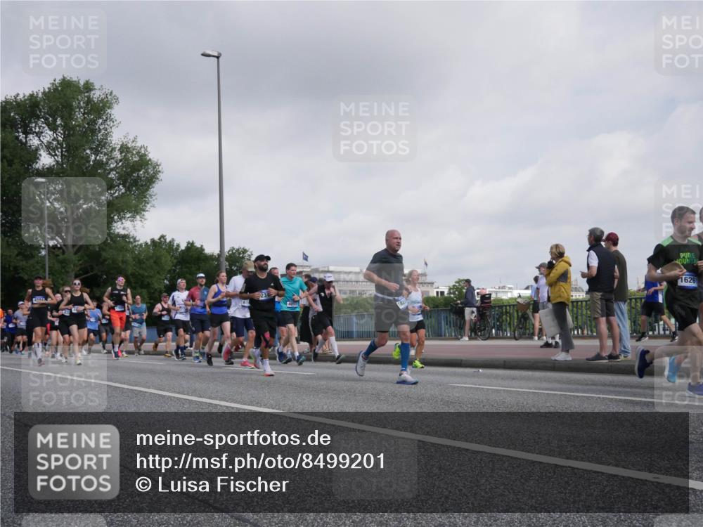 29.06.2025 - hella hamburg halbmarathon Luisa Fischer http://msf.ph/oto/8499201 29.06.2025 10:03:16 Kennedybrücke 45049, 61, 4013, 1626, 1264, 2027, 2159, 2346, 2447, 2582, 2584, 2652, 2730, 3042, 3794, 4013, 4419, 4594, 4940, 5643, 5728, 6104, 6201, 6443, 6602, 6636, 7159, 7717, 8531, 8669, 9485, 9622, 10268, 10337, 10534, 10587, 10665, 10742, 10759, 10766 meine-sportfotos.de