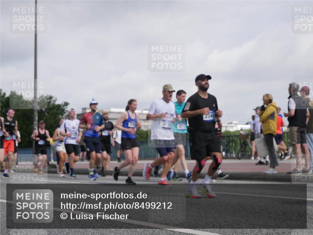 29.06.2025 - hella hamburg halbmarathon Luisa Fischer http://msf.ph/oto/8499212 29.06.2025 10:03:17 Kennedybrücke 6104, 2013, 2346, 1264, 2027, 2159, 2346, 2447, 2474, 2582, 2584, 2606, 2652, 2730, 3042, 3794, 4013, 4419, 4594, 4940, 5643, 5728, 6104, 6201, 6443, 6602, 6636, 7159, 7717, 8531, 8669, 9485, 9622, 10268, 10534, 10587, 10665, 10742, 10759, 10766 meine-sportfotos.de