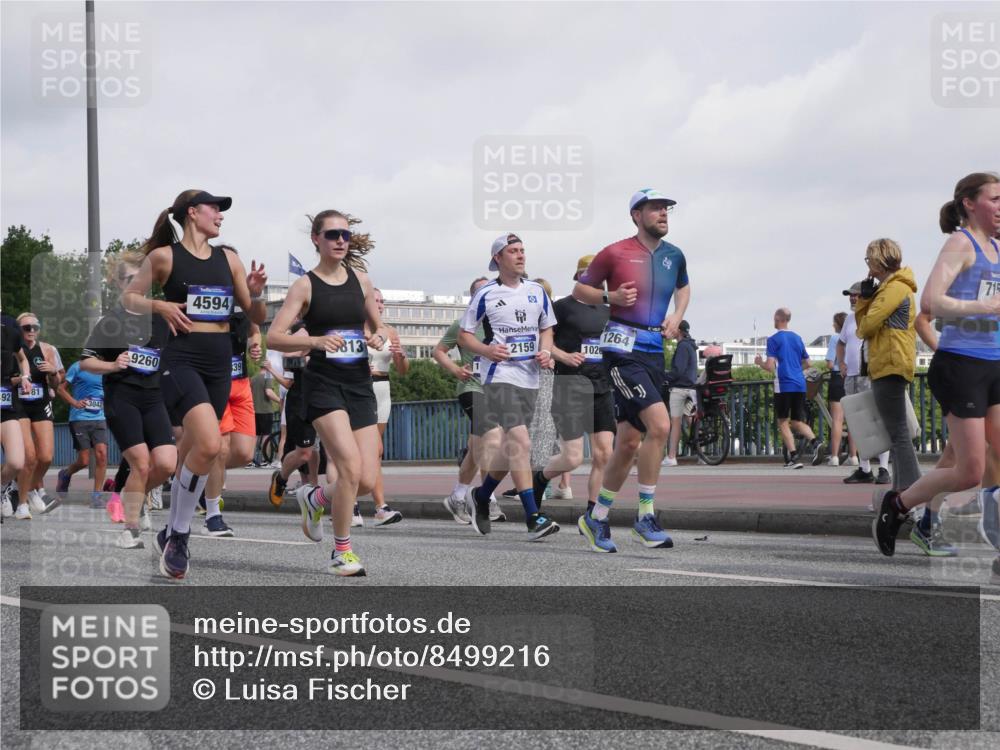 29.06.2025 - hella hamburg halbmarathon Luisa Fischer http://msf.ph/oto/8499216 29.06.2025 10:03:19 Kennedybrücke 92, 81, 3042, 4594, 9260, 39, 813, 1264, 2159, 102, 715, 1264, 2027, 2159, 2346, 2447, 2474, 2582, 2584, 2606, 2652, 2730, 2982, 3042, 3319, 3794, 4013, 4419, 4594, 4767, 4940, 5643, 6104, 6201, 6443, 6470, 6602, 6636, 7159, 7717, 8669, 9485, 9622, 10268, 10534, 10587, 10665, 10742, 10759, 10766 meine-sportfotos.de