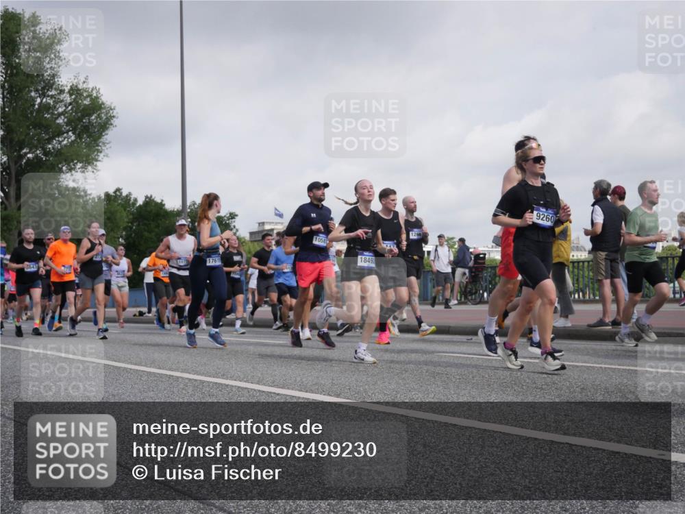 29.06.2025 - hella hamburg halbmarathon Luisa Fischer http://msf.ph/oto/8499230 29.06.2025 10:03:20 Kennedybrücke 643, 107, 17615, 1100, 10587, 18492, 1264, 9260, 1264, 2027, 2159, 2346, 2447, 2474, 2582, 2584, 2606, 2652, 2730, 2982, 3042, 3319, 3794, 4013, 4419, 4579, 4594, 4767, 4940, 5643, 6104, 6174, 6201, 6443, 6470, 6636, 7159, 7717, 8669, 9485, 9622, 10268, 10534, 10587, 10665, 10742, 10759, 10766 meine-sportfotos.de