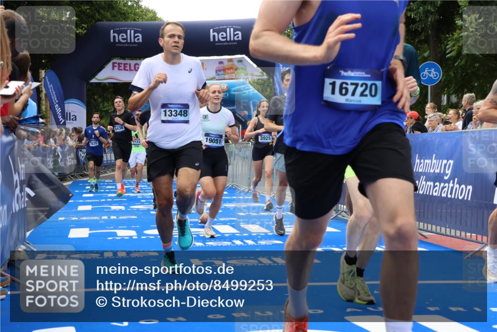29.06.2025 - hella hamburg halbmarathon Strokosch-Dieckow http://msf.ph/oto/8499253 29.06.2025 10:43:24 Ziel 2653, 3109, 3124, 3146, 3928, 4080, 5124, 5436, 5506, 7635, 8664, 9931, 10099, 10237, 10246, 11648, 12623, 13348, 15921, 16338, 16720, 17391, 18274, 18513, 18810, 18942, 18987, 19009, 19051 meine-sportfotos.de
