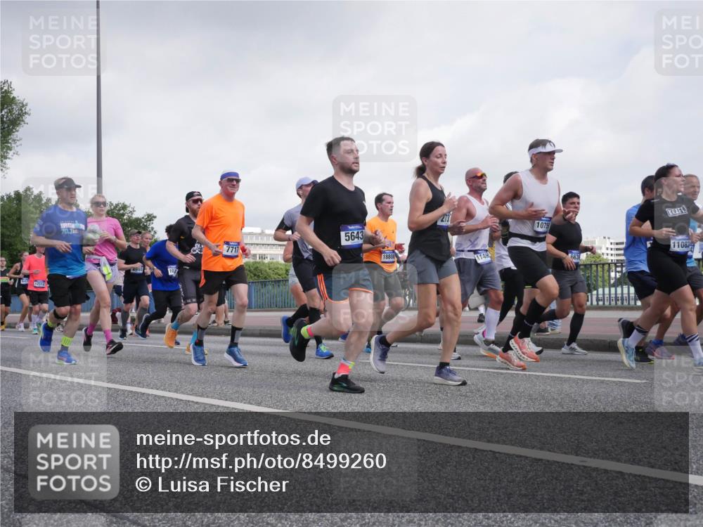 29.06.2025 - hella hamburg halbmarathon Luisa Fischer http://msf.ph/oto/8499260 29.06.2025 10:03:23 Kennedybrücke 12512, 70, 3, 4940, 10, 7717, 5643, 18808, 1149, 1075, 6638, 11083, 1019, 1583, 2027, 2086, 2159, 2426, 2447, 2474, 2606, 2652, 2730, 2982, 3042, 3059, 3319, 3794, 4419, 4579, 4767, 4940, 5643, 6174, 6220, 6443, 6470, 6636, 7717, 8669, 9450, 9485, 9622, 10534, 10587, 10599, 10665, 10742, 10759, 10766 meine-sportfotos.de