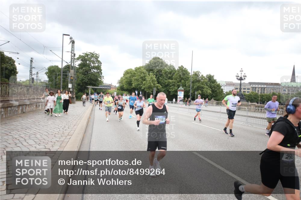 29.06.2025 - hella hamburg halbmarathon Jannik Wohlers http://msf.ph/oto/8499264 29.06.2025 10:56:33 Lombardsbrücke 1207, 2871, 2932, 3348, 3387, 3418, 3470, 3485, 3516, 3517, 4094, 4118, 4241, 4568, 4569, 5057, 5589, 5944, 6284, 6981, 7381, 7416, 7417, 7964, 8039, 8150, 8197, 8546, 9298, 9299, 9329, 9402, 9404, 9513, 9517, 9570, 9902, 9905, 10016, 10138, 10142, 10309, 10450, 10632, 11050, 11179, 11323, 12226, 12345, 12476, 12477, 12535, 12828, 12829, 12993, 13194, 13273, 13276, 13671, 13801, 13834, 13878, 13986, 14117, 14148, 14414, 14472, 15215, 15499, 15630, 15748, 15823 meine-sportfotos.de