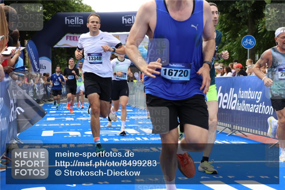 29.06.2025 - hella hamburg halbmarathon Strokosch-Dieckow http://msf.ph/oto/8499283 29.06.2025 10:43:24 Ziel 2653, 3109, 3124, 3146, 3928, 4080, 5124, 5436, 5506, 7635, 8664, 9931, 10099, 10237, 10246, 11648, 12623, 13348, 15921, 16338, 16720, 17391, 18274, 18513, 18810, 18942, 18987, 19009, 19051 meine-sportfotos.de
