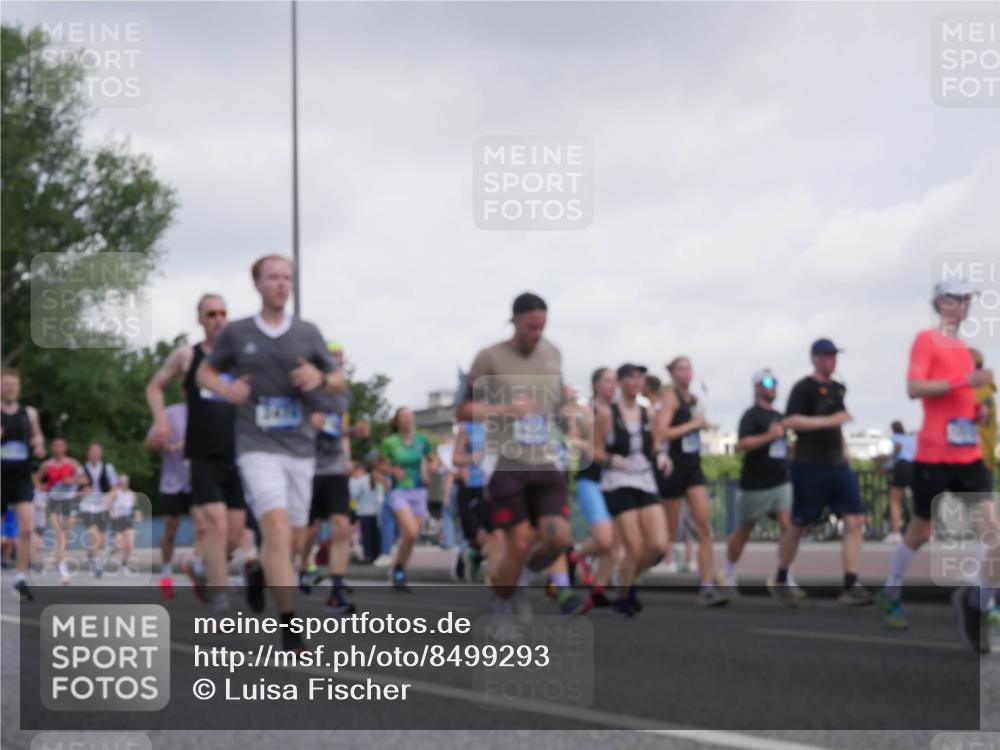 29.06.2025 - hella hamburg halbmarathon Luisa Fischer http://msf.ph/oto/8499293 29.06.2025 10:03:27 Kennedybrücke 1019, 1583, 2027, 2086, 2426, 2474, 2606, 2652, 2982, 3059, 3319, 3400, 4579, 4767, 4940, 6138, 6174, 6220, 6443, 6470, 6636, 8669, 9450, 9485, 9577, 9622, 10534, 10599, 10742, 10766 meine-sportfotos.de