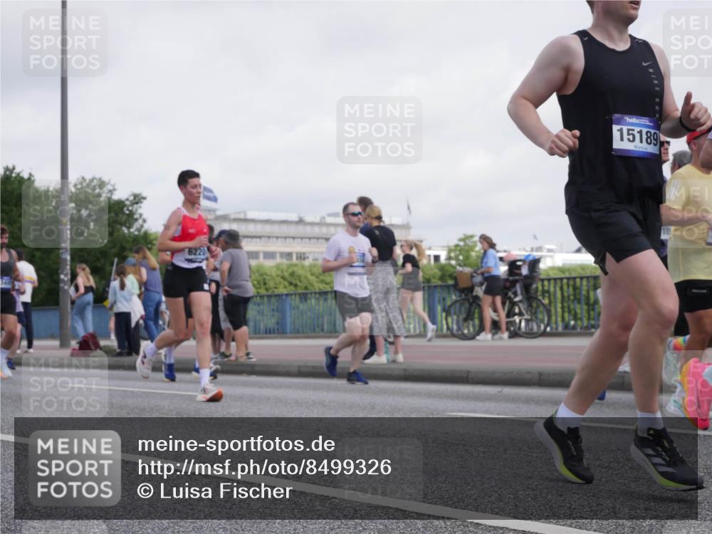 29.06.2025 - hella hamburg halbmarathon Luisa Fischer http://msf.ph/oto/8499326 29.06.2025 10:03:30 Kennedybrücke 6220, 15189, 10, 1019, 1544, 1583, 1681, 2086, 2426, 2474, 2606, 2982, 3059, 3319, 3400, 4579, 4767, 5418, 6138, 6174, 6220, 6470, 9450, 9577, 10599, 10797 meine-sportfotos.de