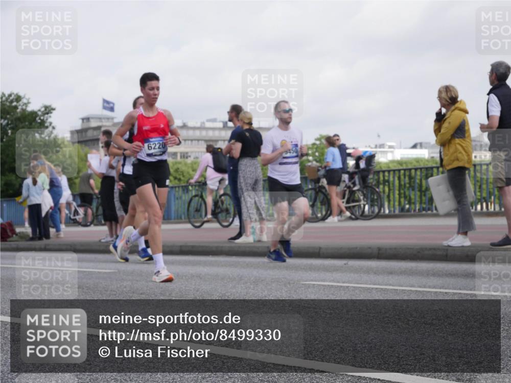 29.06.2025 - hella hamburg halbmarathon Luisa Fischer http://msf.ph/oto/8499330 29.06.2025 10:03:31 Kennedybrücke 6220, 1019, 1544, 1583, 1681, 2086, 2236, 2426, 2982, 3059, 3319, 3400, 4579, 4767, 5418, 6138, 6174, 6220, 6470, 9450, 9577, 10599, 10797 meine-sportfotos.de