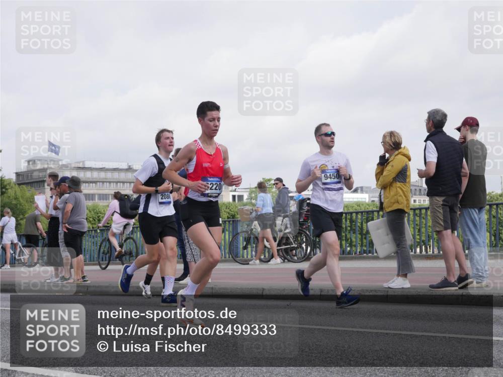 29.06.2025 - hella hamburg halbmarathon Luisa Fischer http://msf.ph/oto/8499333 29.06.2025 10:03:31 Kennedybrücke 2086, 220, 9450, 1019, 1544, 1583, 1681, 2086, 2236, 2426, 2982, 3059, 3319, 3400, 4579, 4767, 5418, 6138, 6174, 6220, 6470, 9450, 9577, 10599, 10797 meine-sportfotos.de