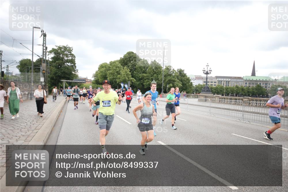 29.06.2025 - hella hamburg halbmarathon Jannik Wohlers http://msf.ph/oto/8499337 29.06.2025 10:56:36 Lombardsbrücke 1207, 2871, 2932, 3348, 3387, 3418, 3470, 3485, 4241, 4485, 4568, 4569, 4611, 4998, 5057, 5589, 5639, 6053, 6284, 6832, 6981, 7381, 7416, 7417, 7592, 7964, 8039, 8197, 8224, 8546, 8679, 9298, 9299, 9329, 9402, 9404, 9513, 9570, 10016, 10138, 10142, 10309, 10450, 10505, 10632, 11050, 11179, 11323, 12226, 12345, 12476, 12477, 12484, 12535, 12828, 12829, 13194, 13273, 13276, 13671, 13801, 13878, 13986, 14117, 14146, 14148, 14414, 14472, 15499, 15630, 15748, 15823 meine-sportfotos.de