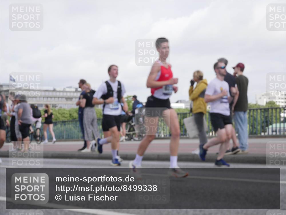 29.06.2025 - hella hamburg halbmarathon Luisa Fischer http://msf.ph/oto/8499338 29.06.2025 10:03:32 Kennedybrücke 1019, 1544, 1583, 1681, 2086, 2236, 2426, 2982, 3059, 3319, 3400, 4579, 4616, 5418, 6138, 6174, 6220, 9450, 9577, 10599, 10797 meine-sportfotos.de