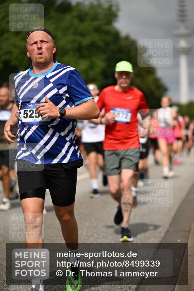 29.06.2025 - hella hamburg halbmarathon Dr. Thomas Lammeyer http://msf.ph/oto/8499339 29.06.2025 10:24:06 Kennedybrücke 1110, 1115, 1145, 2357, 2918, 3278, 3631, 3678, 4539, 4562, 4570, 4614, 4737, 4739, 4979, 5035, 5123, 5251, 5397, 5429, 5556, 5834, 5849, 5878, 6444, 6796, 6797, 6872, 6874, 6939, 7137, 7248, 7647, 7744, 7836, 7917, 10349, 10594, 10622, 11028, 11036, 11247 meine-sportfotos.de
