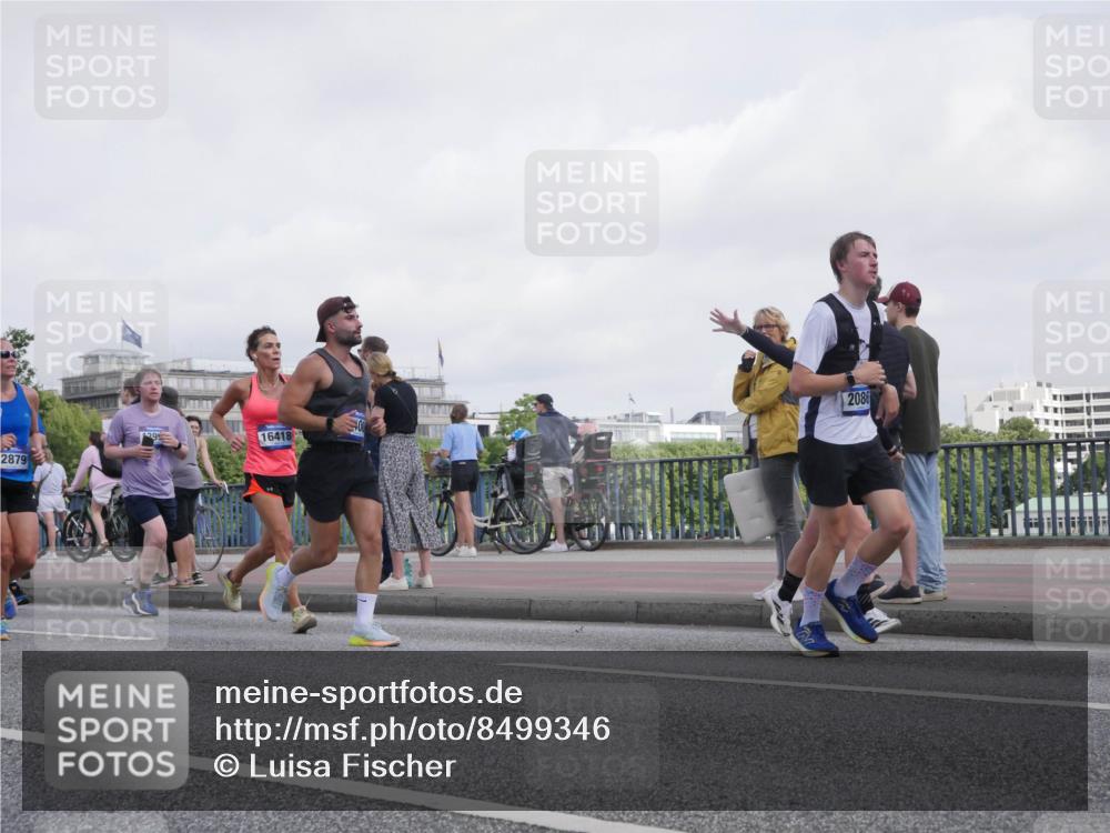 29.06.2025 - hella hamburg halbmarathon Luisa Fischer http://msf.ph/oto/8499346 29.06.2025 10:03:32 Kennedybrücke 400, 16418, 2879, 2086, 1019, 1544, 1583, 1681, 2086, 2236, 2426, 2982, 3059, 3319, 3400, 4579, 4616, 5418, 6138, 6174, 6220, 9450, 9577, 10599, 10797 meine-sportfotos.de
