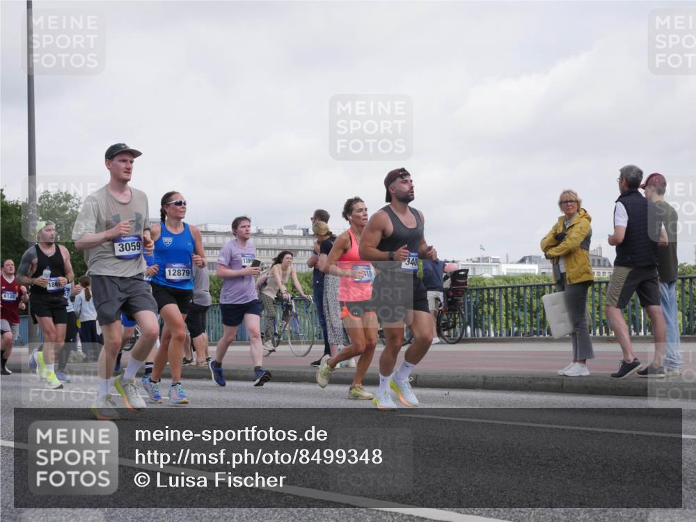 29.06.2025 - hella hamburg halbmarathon Luisa Fischer http://msf.ph/oto/8499348 29.06.2025 10:03:33 Kennedybrücke 6138, 186, 3059, 12879, 1399, 340, 1019, 1544, 1583, 1681, 2086, 2236, 2426, 3059, 3141, 3400, 4579, 4616, 4945, 5418, 6138, 6174, 6220, 9450, 9553, 9555, 9577, 10599, 10797 meine-sportfotos.de
