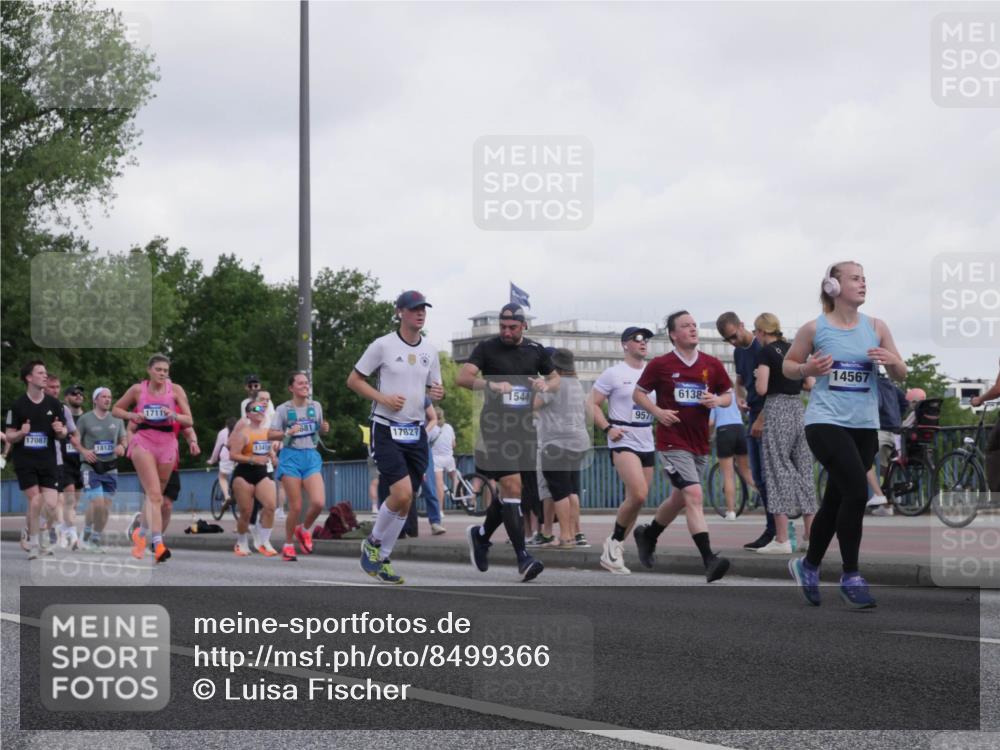 29.06.2025 - hella hamburg halbmarathon Luisa Fischer http://msf.ph/oto/8499366 29.06.2025 10:03:35 Kennedybrücke 17087, 18125, 1711, 13458, 681, 17827, 1544, 9577, 6138, 14567, 1544, 1611, 1681, 2086, 2236, 3059, 3141, 3400, 4616, 4945, 5418, 6138, 6220, 9553, 9555, 9577, 10797 meine-sportfotos.de