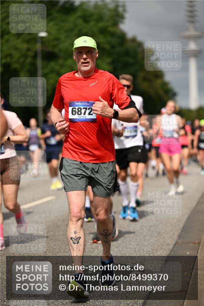 29.06.2025 - hella hamburg halbmarathon Dr. Thomas Lammeyer http://msf.ph/oto/8499370 29.06.2025 10:24:07 Kennedybrücke 1110, 1115, 1145, 2357, 2918, 3278, 3631, 3678, 4539, 4562, 4570, 4614, 4737, 4739, 4979, 5035, 5123, 5251, 5556, 5834, 5849, 5878, 6444, 6796, 6797, 6872, 6874, 6939, 7137, 7248, 7647, 7744, 7836, 7917, 10349, 10550, 10594, 10622, 11028, 11036, 11247 meine-sportfotos.de