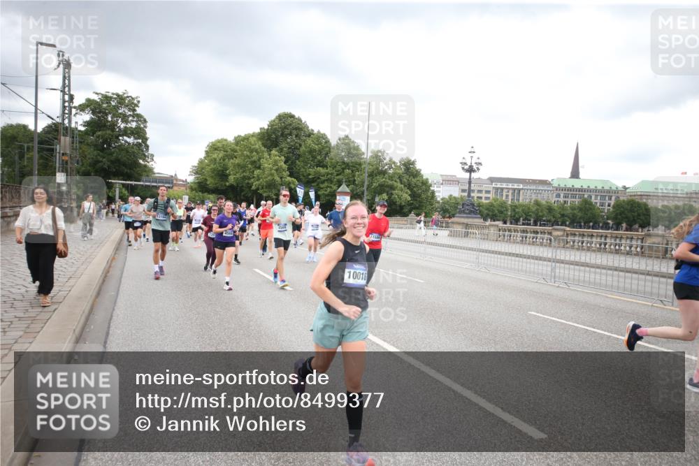 29.06.2025 - hella hamburg halbmarathon Jannik Wohlers http://msf.ph/oto/8499377 29.06.2025 10:56:38 Lombardsbrücke 1207, 2871, 2932, 3348, 3387, 3470, 3485, 4241, 4485, 4568, 4569, 4611, 4998, 5057, 5589, 5639, 6053, 6284, 6832, 6981, 7416, 7417, 7592, 7964, 8039, 8197, 8224, 8546, 8679, 9298, 9299, 9329, 9402, 9404, 9513, 9570, 10016, 10138, 10142, 10309, 10450, 10505, 10632, 11050, 11179, 11323, 11954, 12226, 12345, 12476, 12477, 12484, 12535, 12828, 12829, 13194, 13273, 13276, 13513, 13671, 13801, 13878, 13986, 14146, 14148, 14414, 14472, 15499, 15630 meine-sportfotos.de