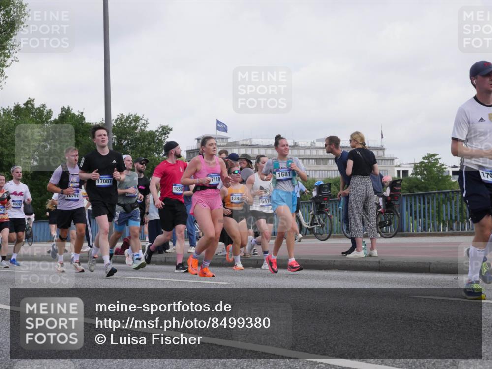 29.06.2025 - hella hamburg halbmarathon Luisa Fischer http://msf.ph/oto/8499380 29.06.2025 10:03:37 Kennedybrücke 16093, 797, 17087, 1850, 7119, 13455, 5418, 1681, 178, 1544, 1568, 1611, 1681, 2236, 3141, 3400, 4616, 4945, 5418, 6138, 9553, 9555, 9577, 10797 meine-sportfotos.de