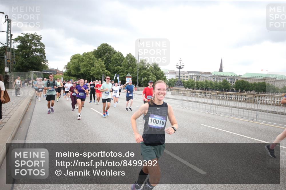 29.06.2025 - hella hamburg halbmarathon Jannik Wohlers http://msf.ph/oto/8499392 29.06.2025 10:56:38 Lombardsbrücke 1207, 2871, 2932, 3348, 3387, 3470, 3485, 4241, 4485, 4568, 4569, 4611, 4998, 5057, 5589, 5639, 6053, 6284, 6832, 6981, 7416, 7417, 7592, 7964, 8039, 8197, 8224, 8546, 8679, 9298, 9299, 9329, 9402, 9404, 9513, 9570, 10016, 10138, 10142, 10309, 10450, 10505, 10632, 11050, 11179, 11323, 11954, 12226, 12345, 12476, 12477, 12484, 12535, 12828, 12829, 13194, 13273, 13276, 13513, 13671, 13801, 13878, 13986, 14146, 14148, 14414, 14472, 15499, 15630 meine-sportfotos.de