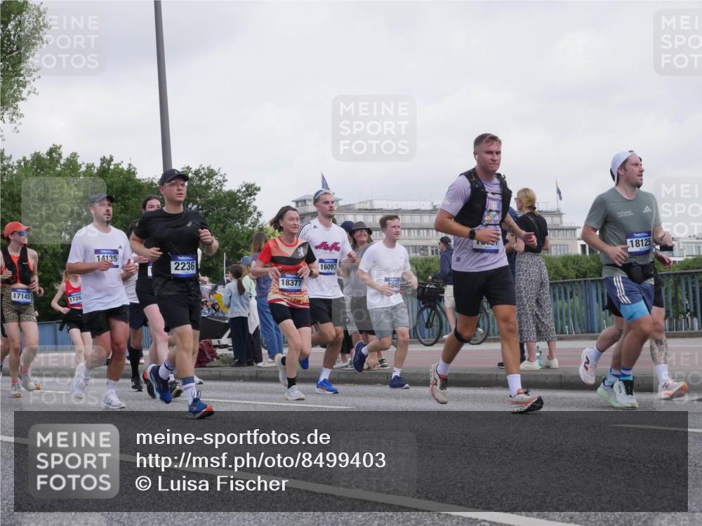 29.06.2025 - hella hamburg halbmarathon Luisa Fischer http://msf.ph/oto/8499403 29.06.2025 10:03:39 Kennedybrücke 17145, 1726, 14135, 2236, 16093, 18377, 4945, 945, 18125, 1544, 1568, 1611, 1681, 2236, 3141, 4616, 4945, 5033, 5418, 6138, 9553, 9555, 9577, 10188, 10797 meine-sportfotos.de