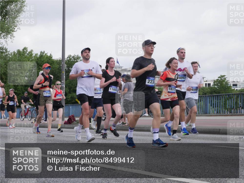 29.06.2025 - hella hamburg halbmarathon Luisa Fischer http://msf.ph/oto/8499412 29.06.2025 10:03:40 Kennedybrücke 14673, 8701, 17145, 1726, 11605, 2236, 18377, 6093, 4945, 1544, 1568, 1611, 1681, 2236, 3141, 4616, 4945, 5033, 5418, 6138, 9553, 9555, 9577, 10188, 10797 meine-sportfotos.de