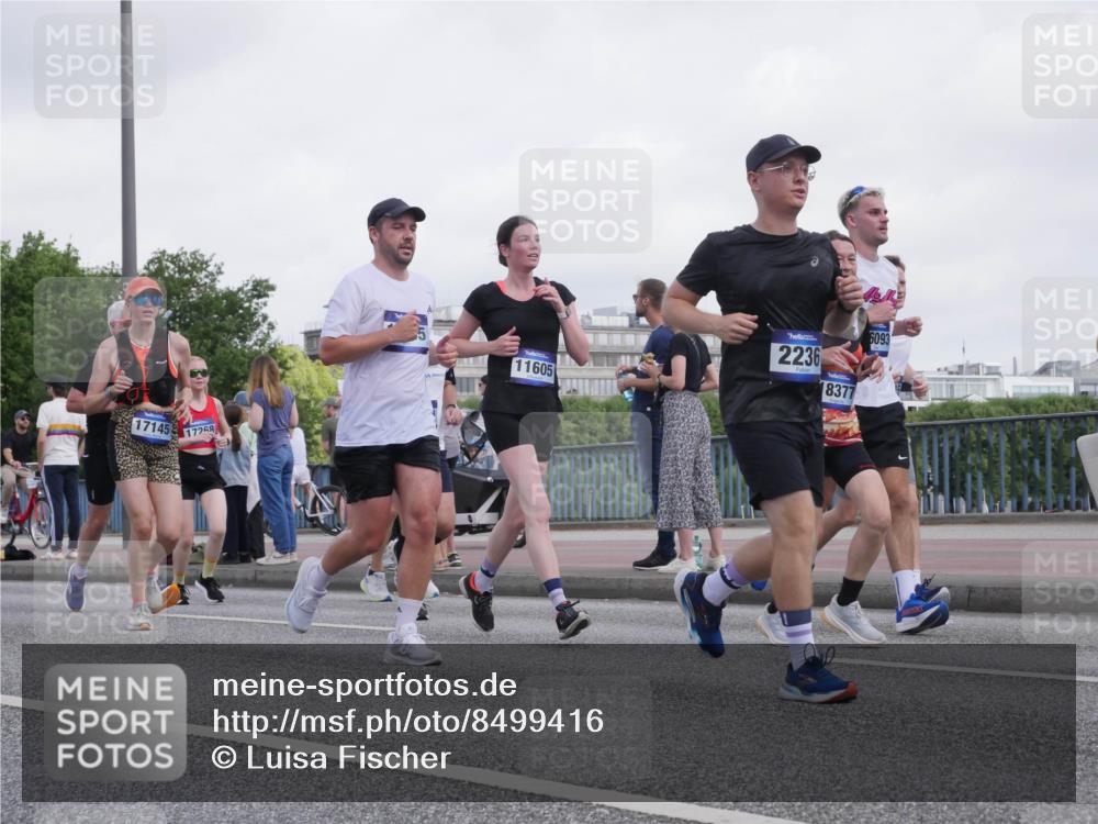 29.06.2025 - hella hamburg halbmarathon Luisa Fischer http://msf.ph/oto/8499416 29.06.2025 10:03:41 Kennedybrücke 171451726, 11605, 2236, 18377, 6093, 1544, 1568, 1611, 1681, 2236, 3141, 4616, 4945, 5033, 5418, 9553, 9555, 10188, 10797 meine-sportfotos.de