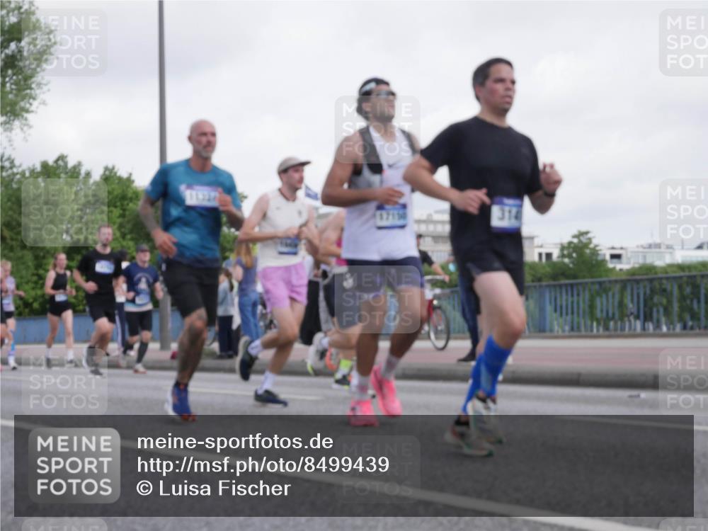 29.06.2025 - hella hamburg halbmarathon Luisa Fischer http://msf.ph/oto/8499439 29.06.2025 10:03:44 Kennedybrücke 314, 1568, 1611, 2236, 3141, 3983, 4616, 4945, 5033, 9553, 9555, 10188, 10271 meine-sportfotos.de