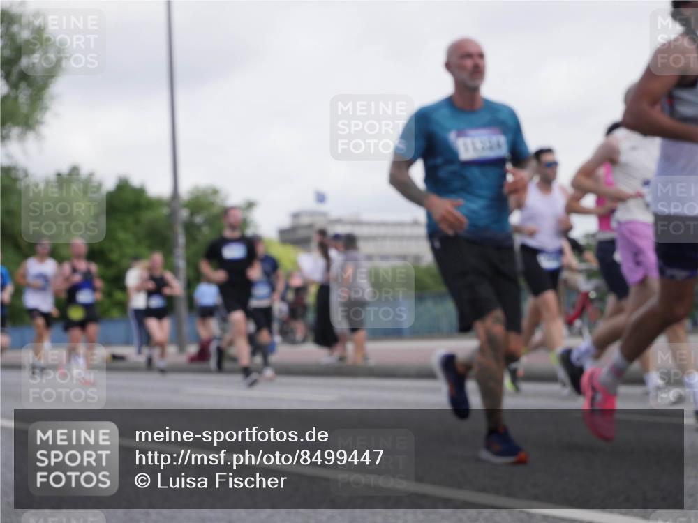29.06.2025 - hella hamburg halbmarathon Luisa Fischer http://msf.ph/oto/8499447 29.06.2025 10:03:45 Kennedybrücke 1568, 1611, 3141, 3983, 4616, 4945, 5033, 6757, 8255, 9553, 9555, 10188, 10271 meine-sportfotos.de
