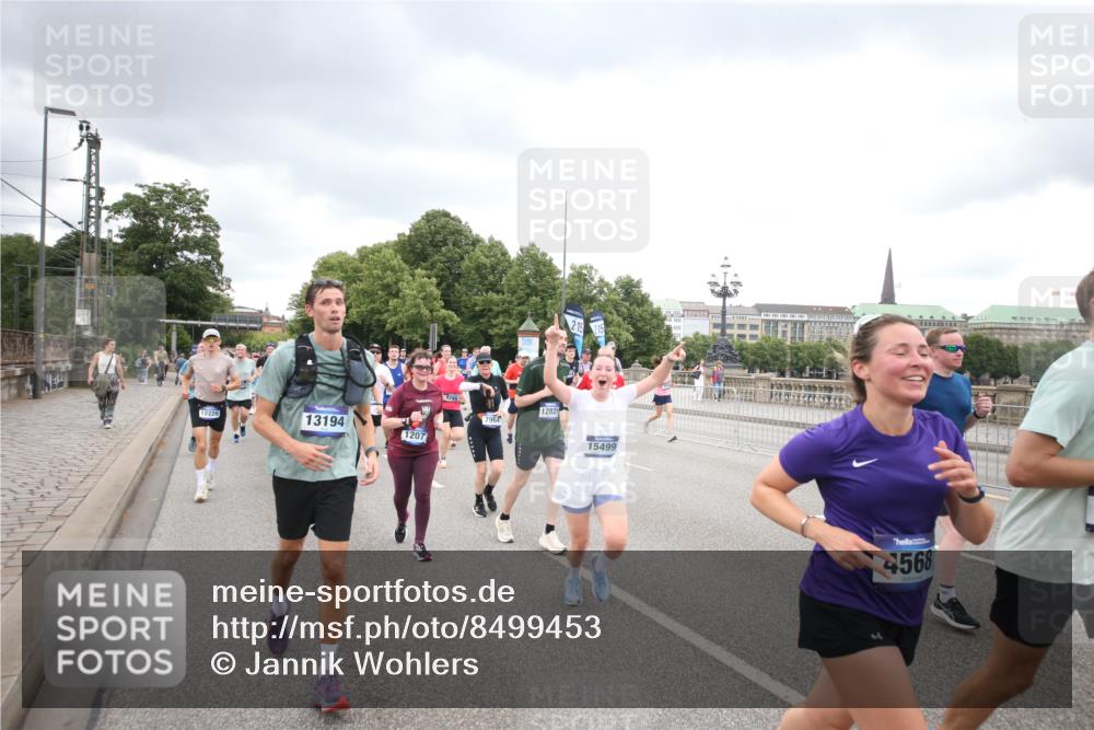 29.06.2025 - hella hamburg halbmarathon Jannik Wohlers http://msf.ph/oto/8499453 29.06.2025 10:56:41 Lombardsbrücke 1207, 2370, 2871, 2932, 3387, 3470, 3485, 3851, 4241, 4485, 4568, 4569, 4611, 4998, 5057, 5639, 6053, 6284, 6832, 6981, 7416, 7417, 7592, 7787, 7964, 8039, 8197, 8224, 8546, 8679, 9298, 9299, 9329, 9513, 9570, 9670, 10016, 10142, 10450, 10505, 10632, 11050, 11179, 11323, 11954, 12226, 12345, 12476, 12477, 12484, 12535, 12828, 12829, 12832, 12984, 13194, 13273, 13276, 13490, 13513, 13671, 13878, 13986, 14146, 14148, 14414, 15499, 15630 meine-sportfotos.de