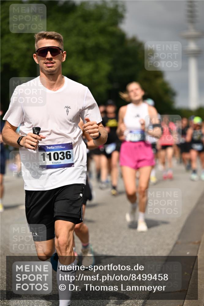29.06.2025 - hella hamburg halbmarathon Dr. Thomas Lammeyer http://msf.ph/oto/8499458 29.06.2025 10:24:09 Kennedybrücke 1110, 1115, 1145, 2357, 3278, 3631, 3678, 4539, 4562, 4570, 4585, 4614, 4737, 4739, 4979, 5035, 5123, 5251, 5556, 5834, 5849, 5878, 6444, 6796, 6797, 6872, 6874, 7137, 7647, 7744, 7917, 8387, 9196, 9735, 10349, 10550, 10622, 11028, 11036, 11434 meine-sportfotos.de