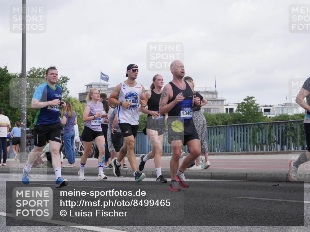 29.06.2025 - hella hamburg halbmarathon Luisa Fischer http://msf.ph/oto/8499465 29.06.2025 10:03:47 Kennedybrücke 10746, 135584, 10188, 13407, 1568, 1611, 3983, 5033, 6757, 8255, 10188, 10271 meine-sportfotos.de