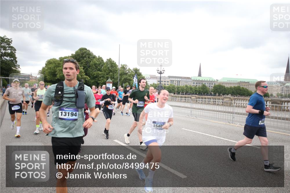 29.06.2025 - hella hamburg halbmarathon Jannik Wohlers http://msf.ph/oto/8499475 29.06.2025 10:56:41 Lombardsbrücke 1207, 2370, 2871, 2932, 3387, 3470, 3485, 3851, 4241, 4485, 4568, 4569, 4611, 4998, 5057, 5639, 6053, 6284, 6832, 6981, 7416, 7417, 7592, 7787, 7964, 8039, 8197, 8224, 8546, 8679, 9298, 9299, 9329, 9513, 9570, 9670, 10016, 10142, 10450, 10505, 10632, 11050, 11179, 11323, 11954, 12226, 12345, 12476, 12477, 12484, 12535, 12828, 12829, 12832, 12984, 13194, 13273, 13276, 13490, 13513, 13671, 13878, 13986, 14146, 14148, 14414, 15499, 15630 meine-sportfotos.de