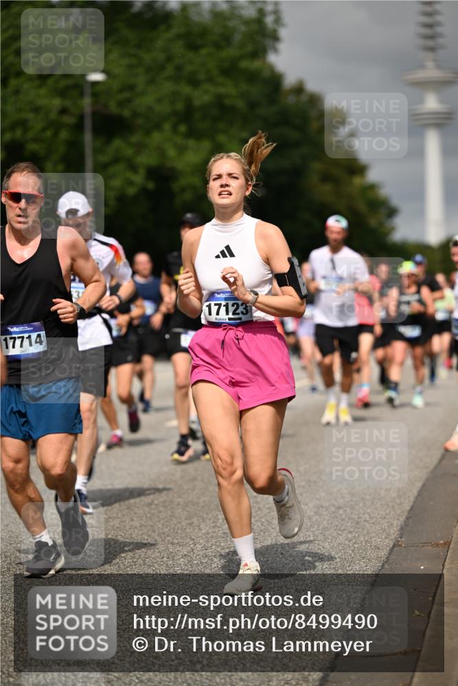 29.06.2025 - hella hamburg halbmarathon Dr. Thomas Lammeyer http://msf.ph/oto/8499490 29.06.2025 10:24:10 Kennedybrücke 1110, 1115, 1145, 2357, 3278, 3631, 3678, 4539, 4562, 4570, 4585, 4614, 4737, 4739, 4979, 5035, 5123, 5251, 5556, 5834, 5849, 5878, 6444, 6796, 6797, 6872, 6874, 7137, 7647, 7744, 7917, 8387, 9136, 9196, 9735, 10349, 10550, 10622, 11028, 11036, 11434 meine-sportfotos.de