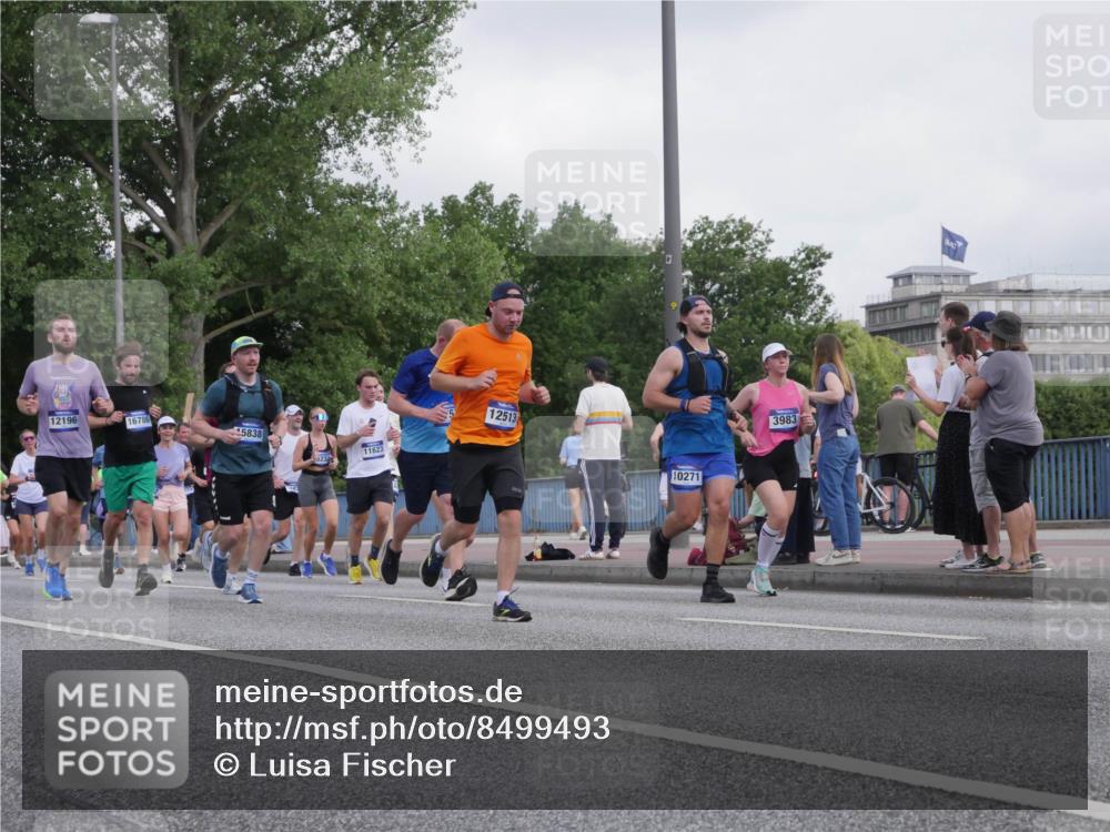 29.06.2025 - hella hamburg halbmarathon Luisa Fischer http://msf.ph/oto/8499493 29.06.2025 10:03:51 Kennedybrücke 12196, 16786, 5838, 5232, 11623, 12513, 10271, 3983, 3983, 5033, 5870, 6714, 6757, 8255, 8478, 10188, 10271 meine-sportfotos.de