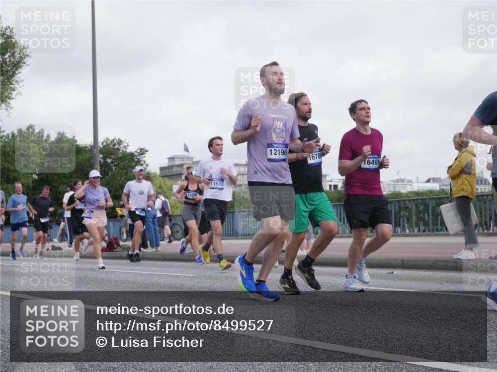 29.06.2025 - hella hamburg halbmarathon Luisa Fischer http://msf.ph/oto/8499527 29.06.2025 10:03:55 Kennedybrücke 152, 6714, 11623, 12196, 16786, 16401, 2354, 3740, 3983, 4238, 4708, 5870, 6147, 6531, 6714, 6757, 6835, 8255, 8478, 10271 meine-sportfotos.de