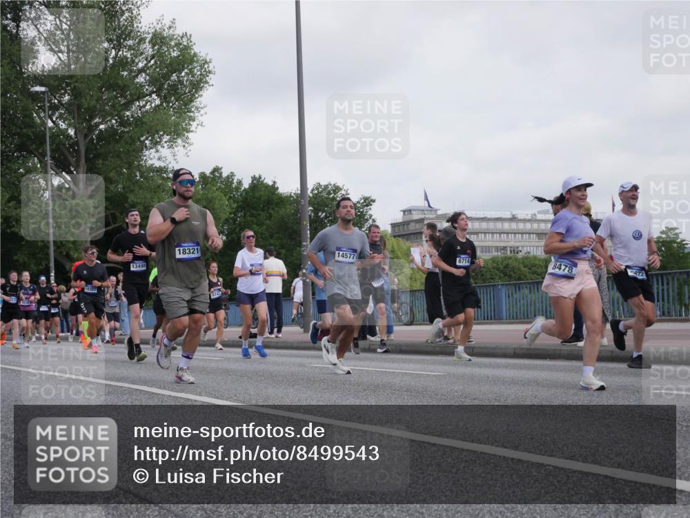 29.06.2025 - hella hamburg halbmarathon Luisa Fischer http://msf.ph/oto/8499543 29.06.2025 10:03:57 Kennedybrücke 4238, 18327, 6487, 13498, 18321, 6147, 14577, 17523, 6714, 8478, 922, 1387, 2354, 2363, 3740, 3983, 4238, 4708, 5870, 6147, 6487, 6531, 6714, 6757, 6835, 8255, 8478 meine-sportfotos.de